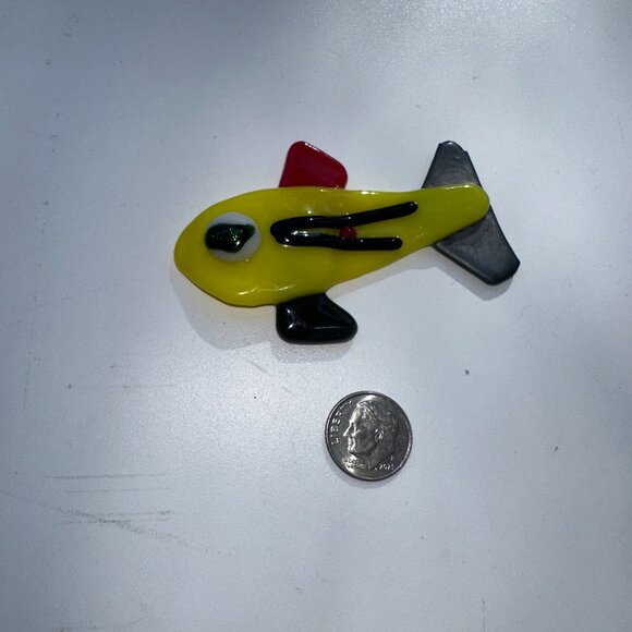#5387 REFIGERATOR MAGNET FISH YELLOW MULTI COLOR W/FIN ELEGANT FUSED GLASS - Picture 6 of 11